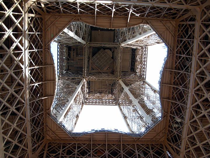 eiffeltower06.jpg