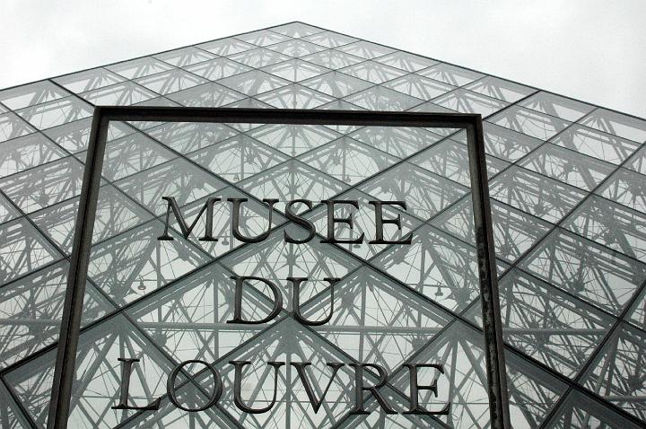 louvre01.jpg