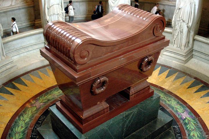 napoleontomb03.jpg