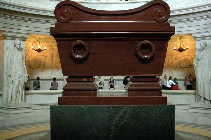 napoleontomb30.jpg